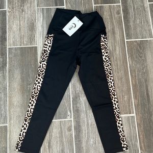 Zyia crop leggings size 4